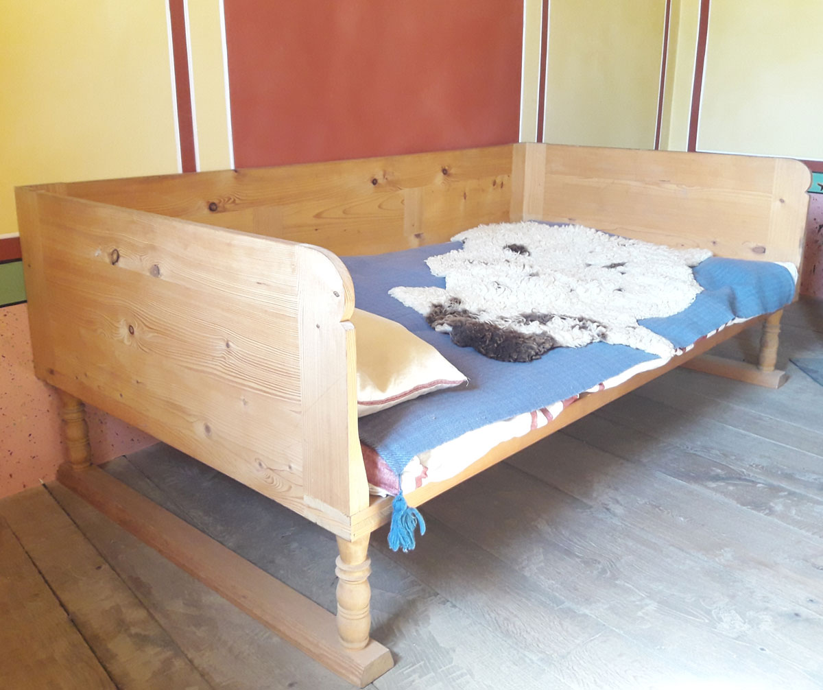 Romeins-bed_gedraaide-poot.jpg