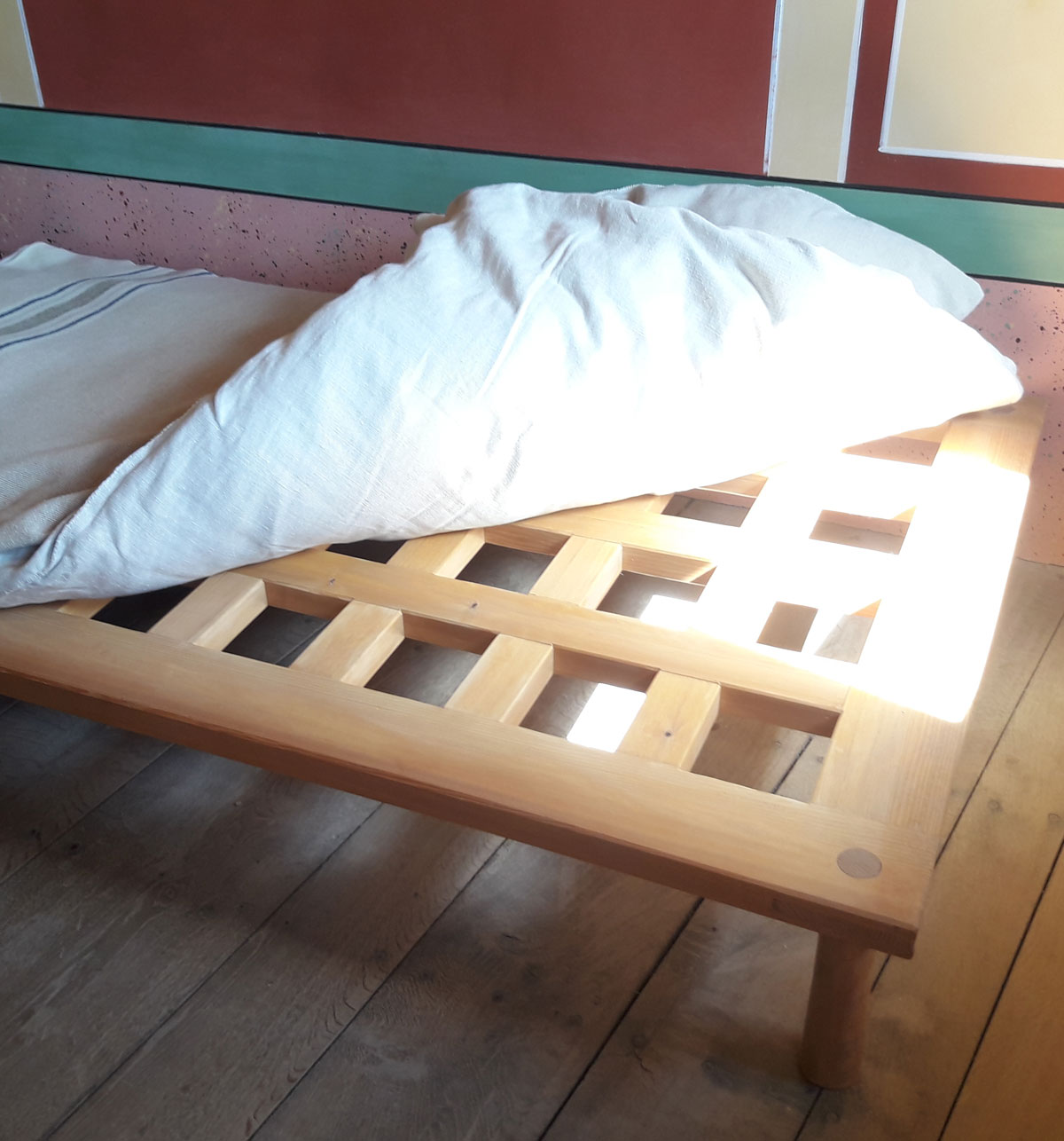 Romeins-bed_hoek-bedframe.jpg